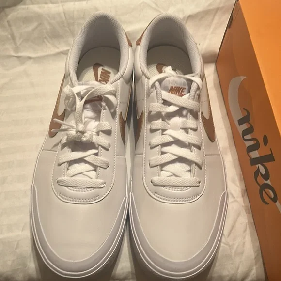 New in box , Nike Court Shot white/flax men’s size 9.5. - Picture 2 of 5